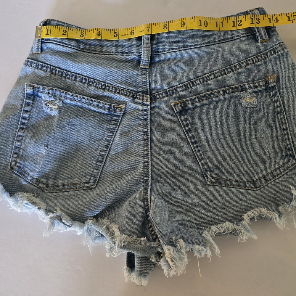 Steve Madden High Rise Cheeky Blue Distressed Jean Shorts Size 5 Shorty Frayed - Picture 7 of 9